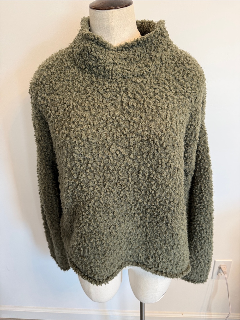 NWT Pink Rose Olive Green Sherpa Turtleneck Pullover Medium